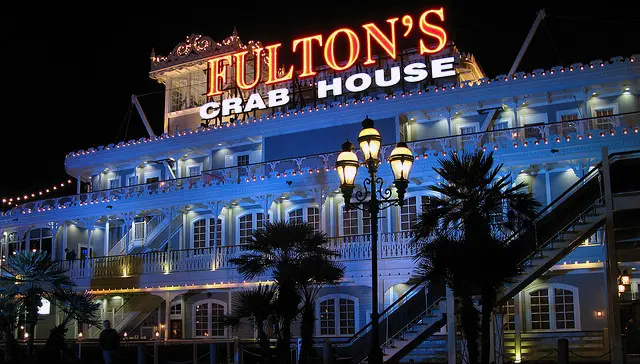 Fultons-Crab-House