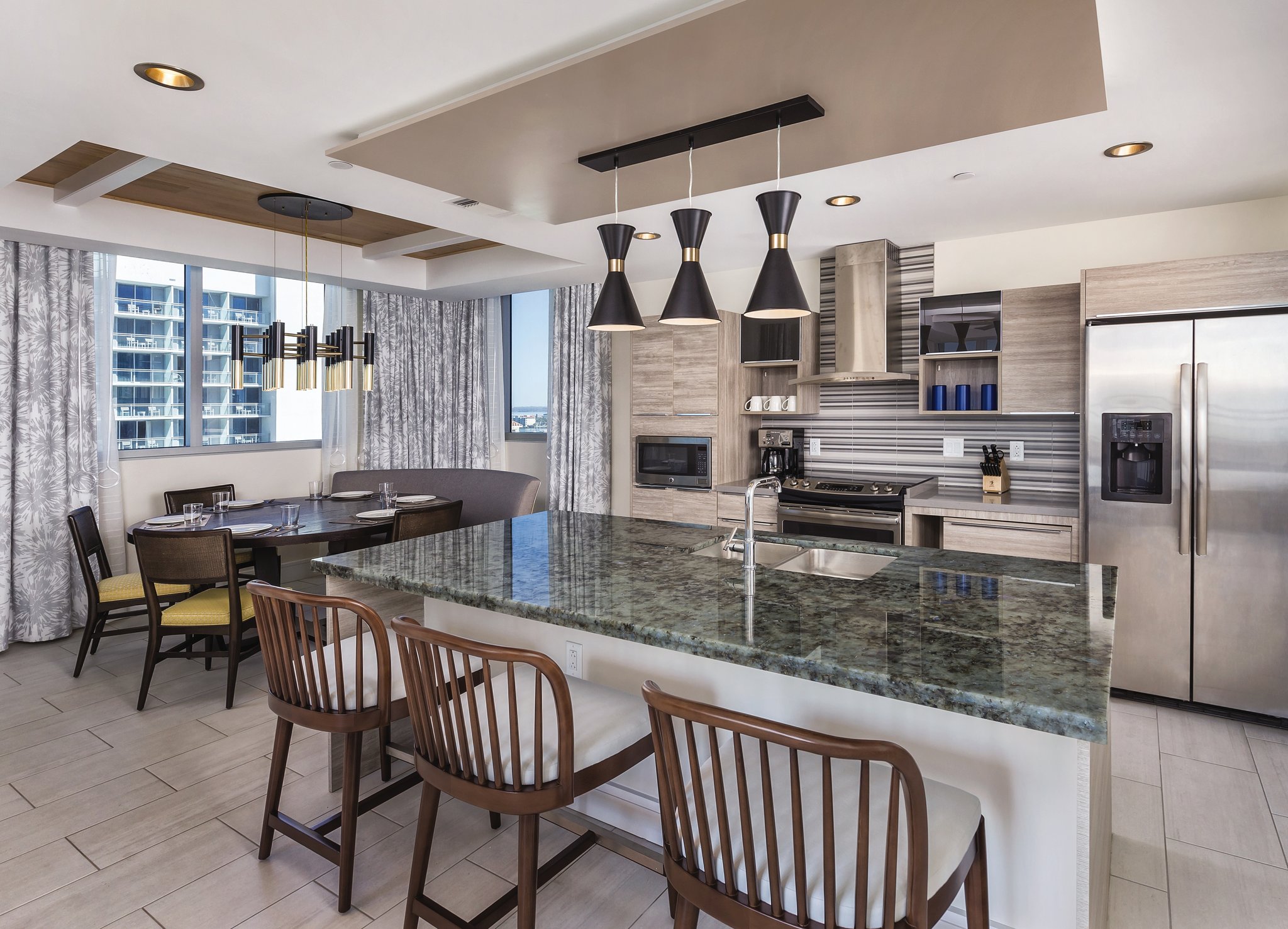 Wyndham Clearwater Beach Resort Kitchen and Dining