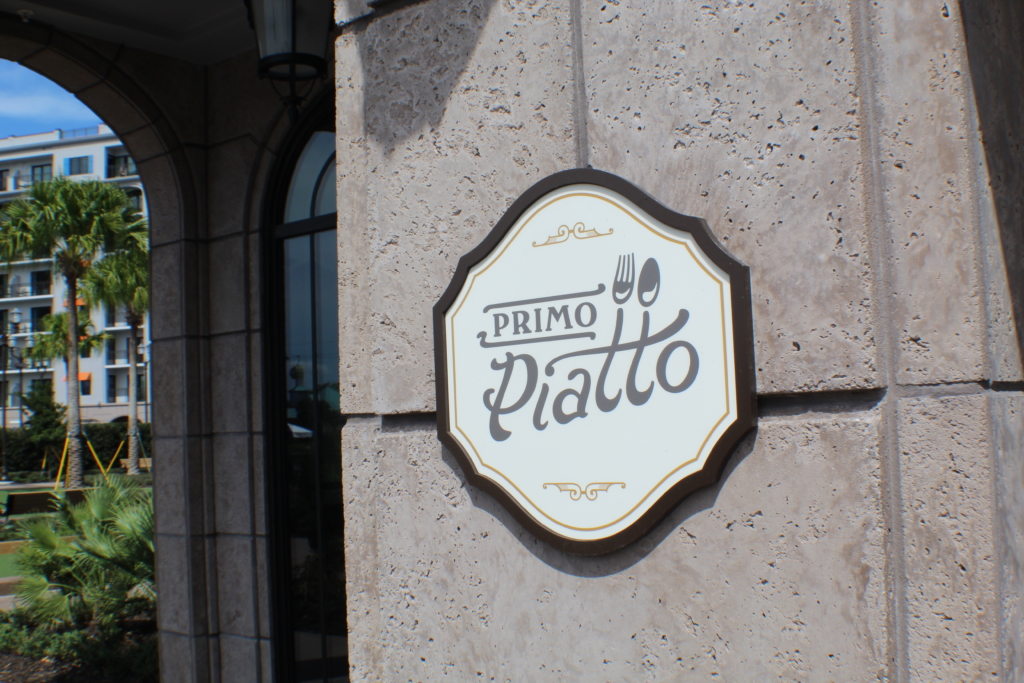 Forced to wrong size: 205x134, natural is 1024x682! Disney Primo Piatto