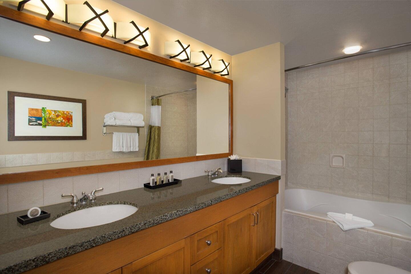 Marriott Grand Residence At Lake Tahoe bathroom