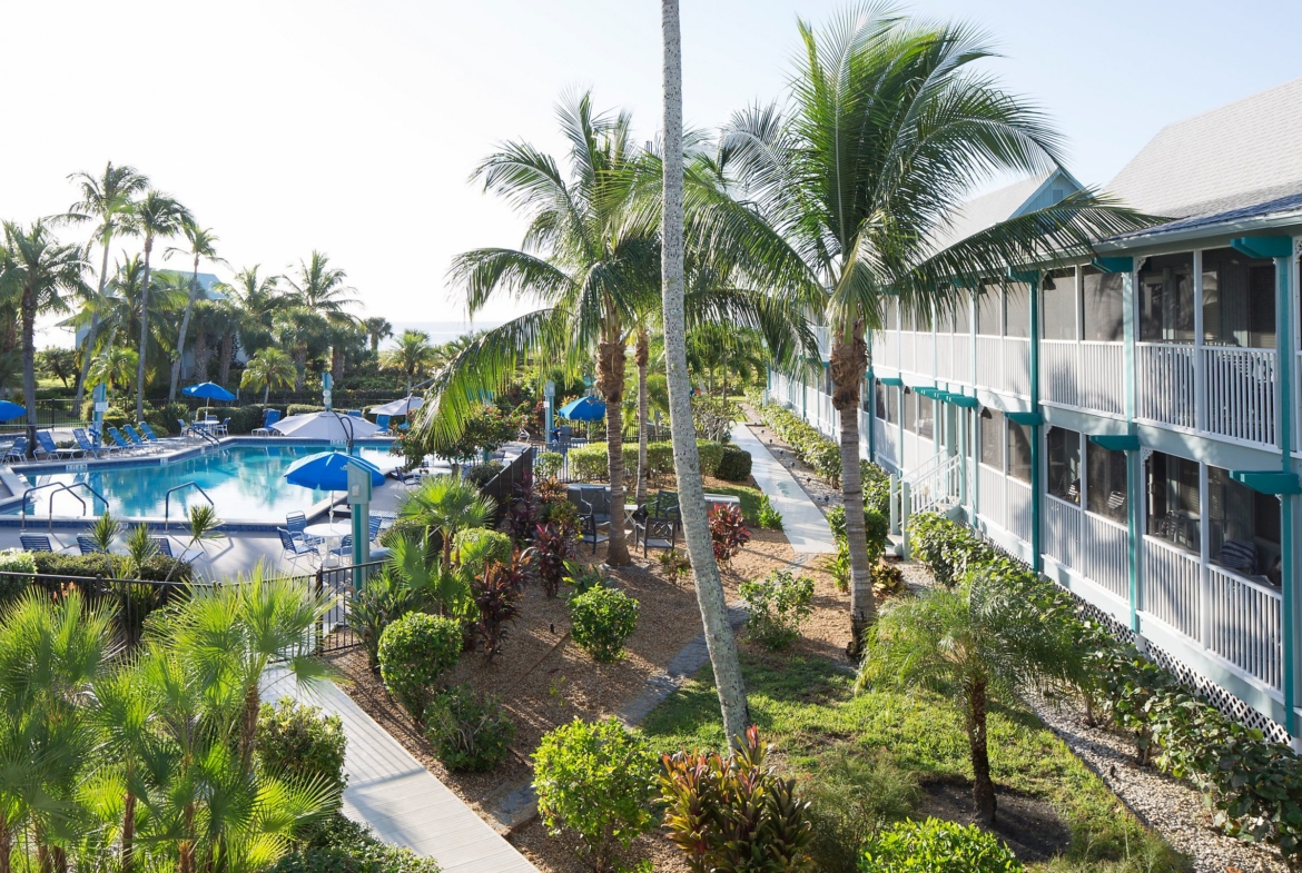 Bluegreen Surfrider Beach Club Courtyard