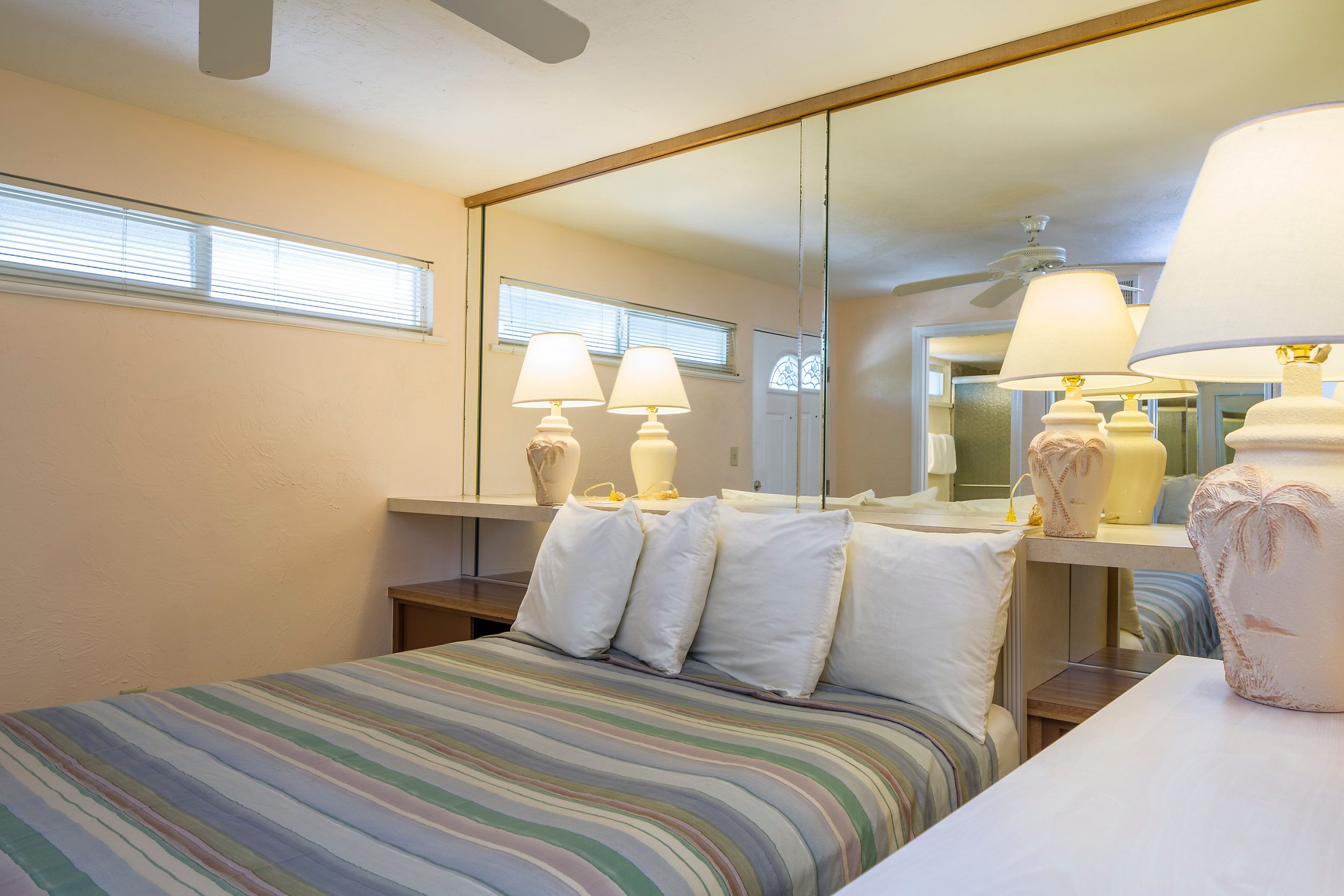 Bluegreen Surfrider Beach Club Single Bedroom Deluxe Guestroom