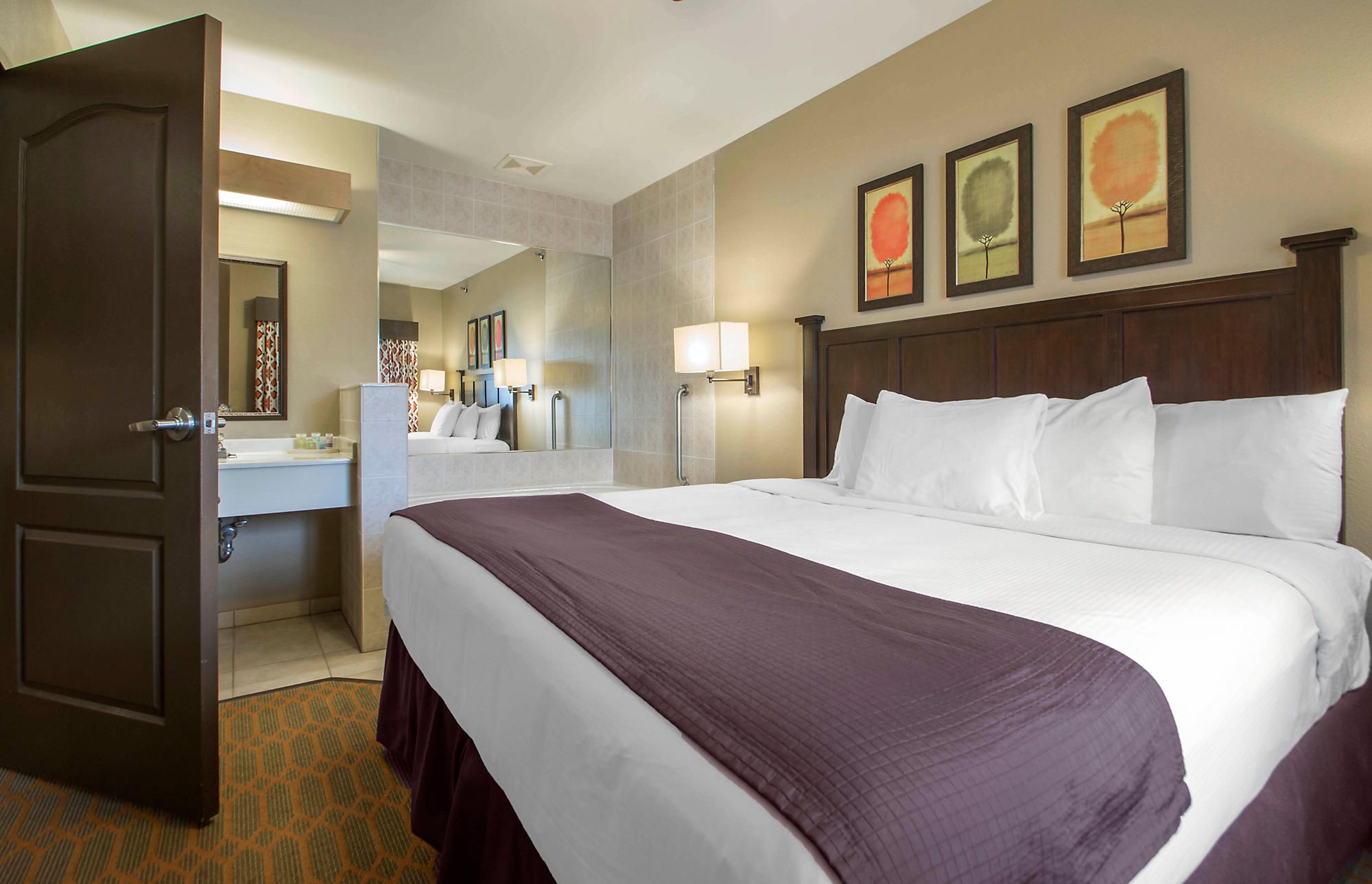 Bluegreen Vacations Odyssey Dells 2 Bedroom Master Suite