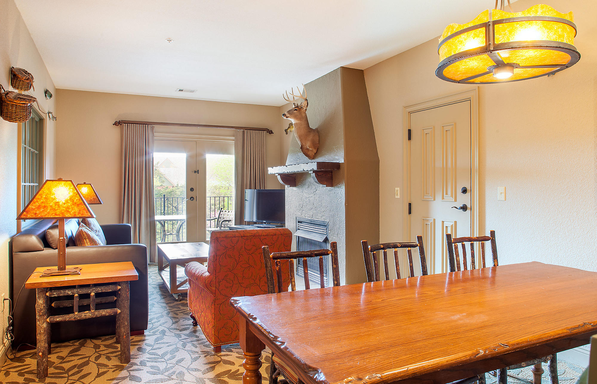 Bluegreen Vacations The Club at Big Bear Village 1 Bed Living Dining Room