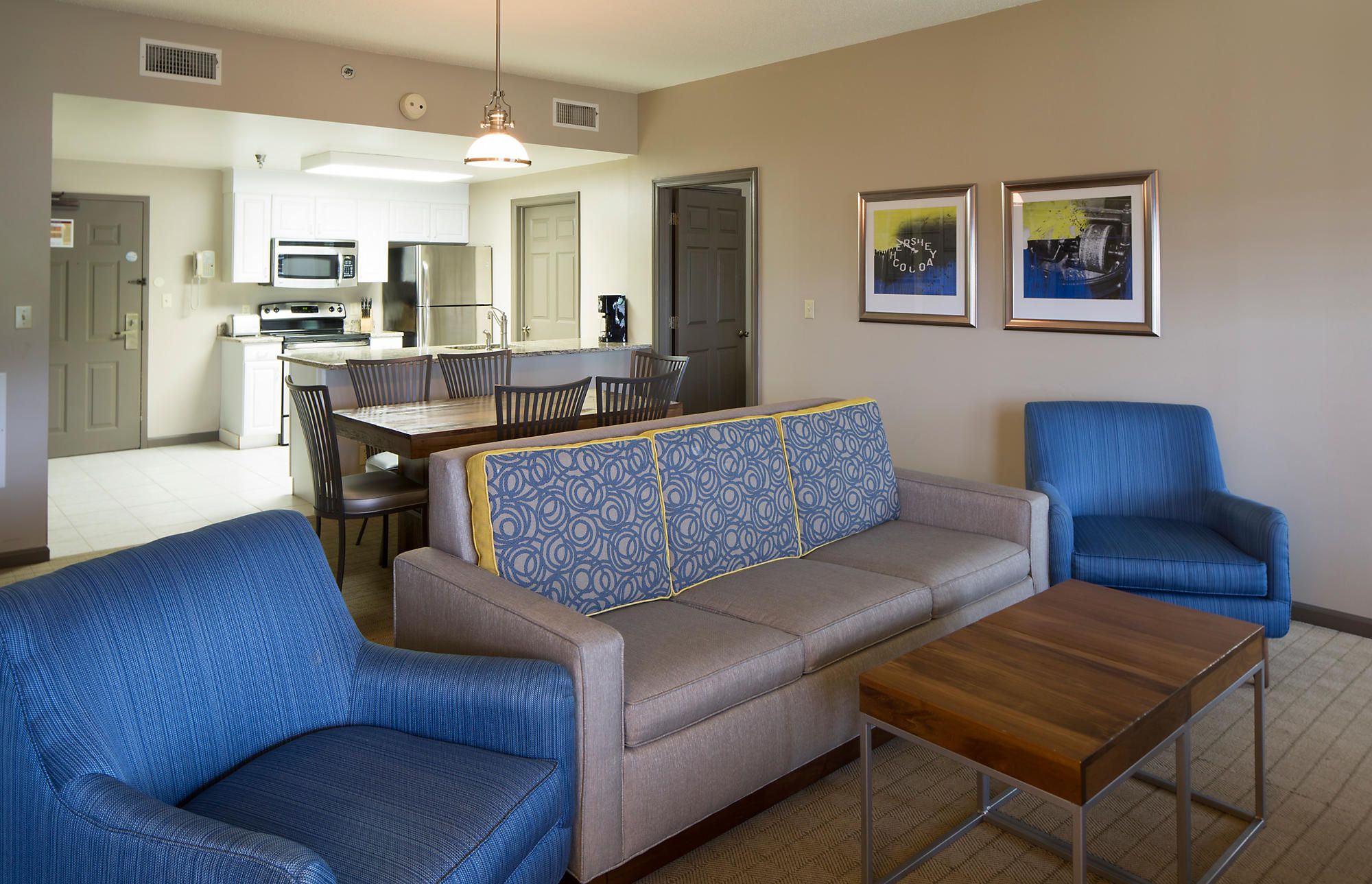 Bluegreen Vacations The Suites at Hershey 2 Bedroom Villa Living Room Area