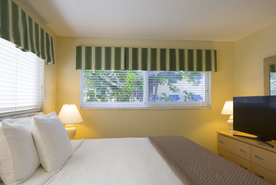 Bluegreen Vacations Via Roma Beach Resort 1 Bedroom Guestroom