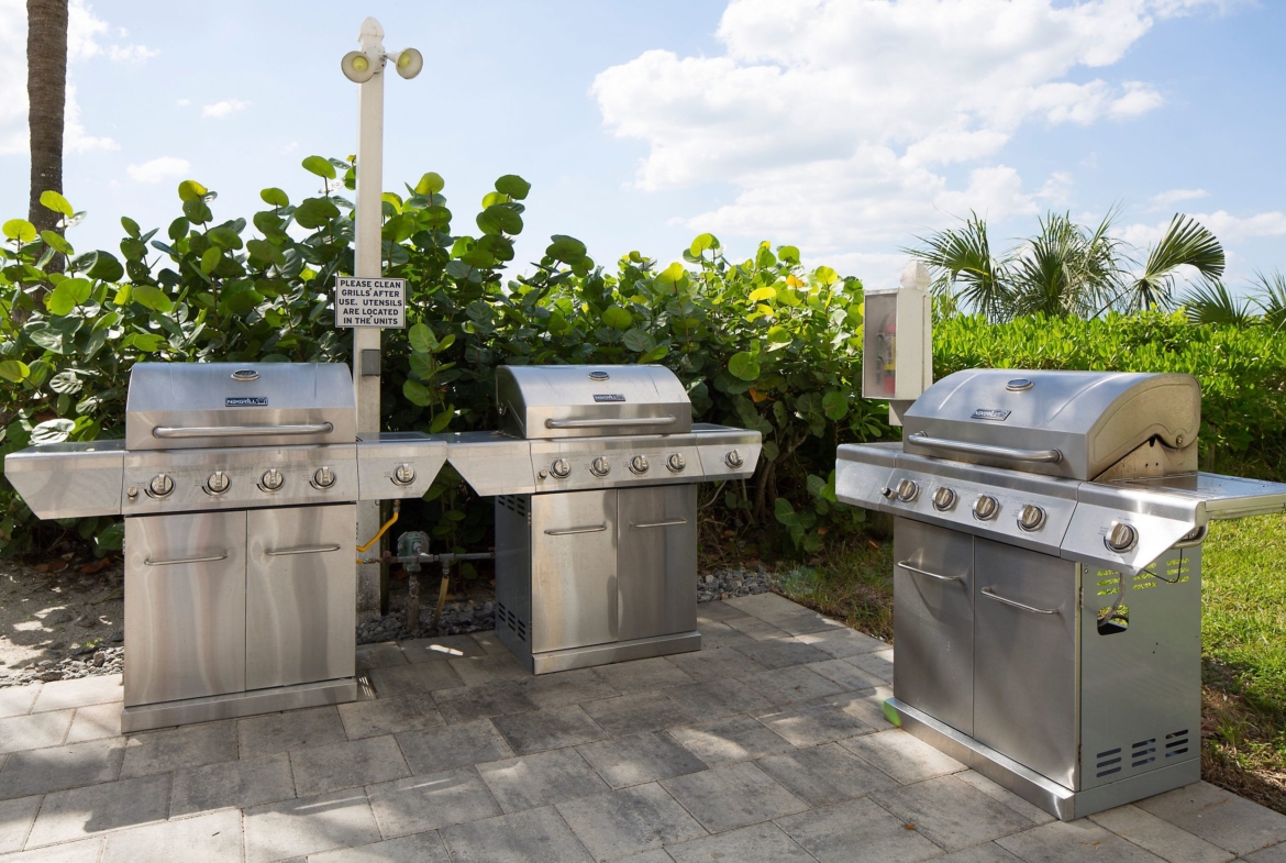 Bluegreen Vacations Windward Passage Resort BBQ Area