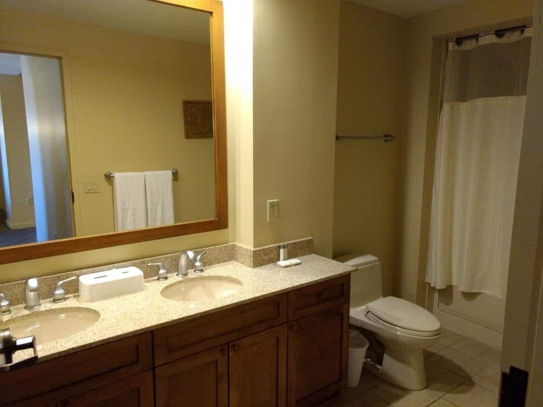 Cancun Resort at Las Vegas Bathroom