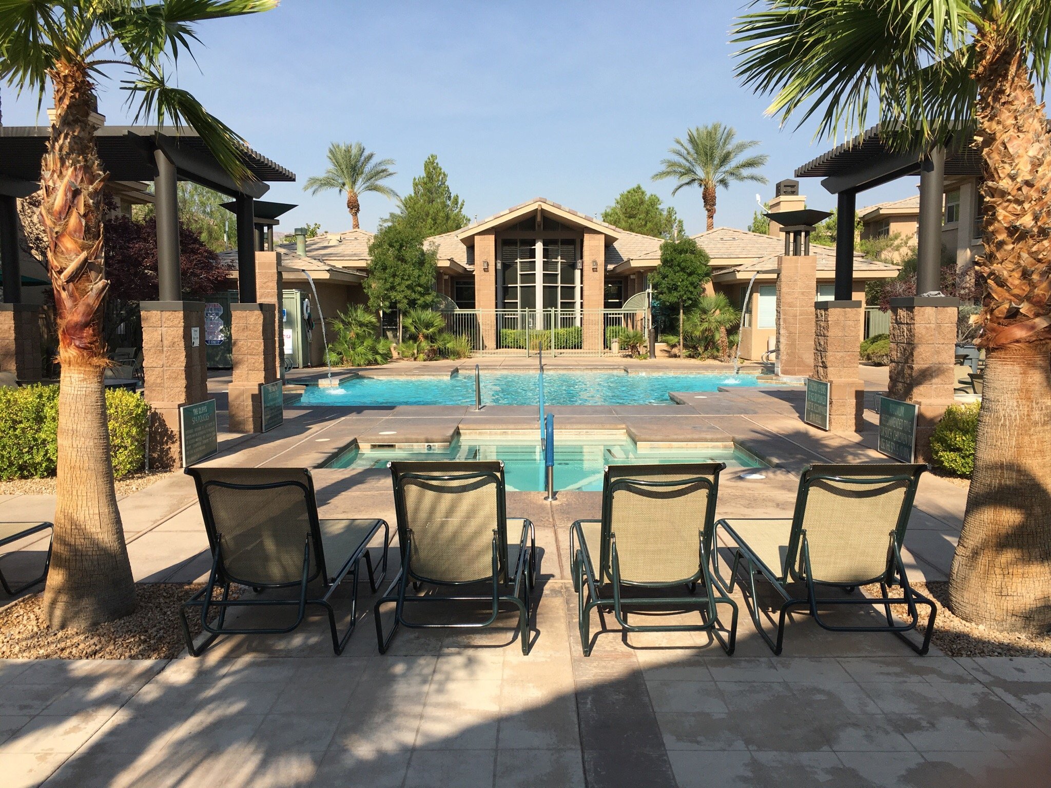 Cliffs At Peace Canyon Pool View