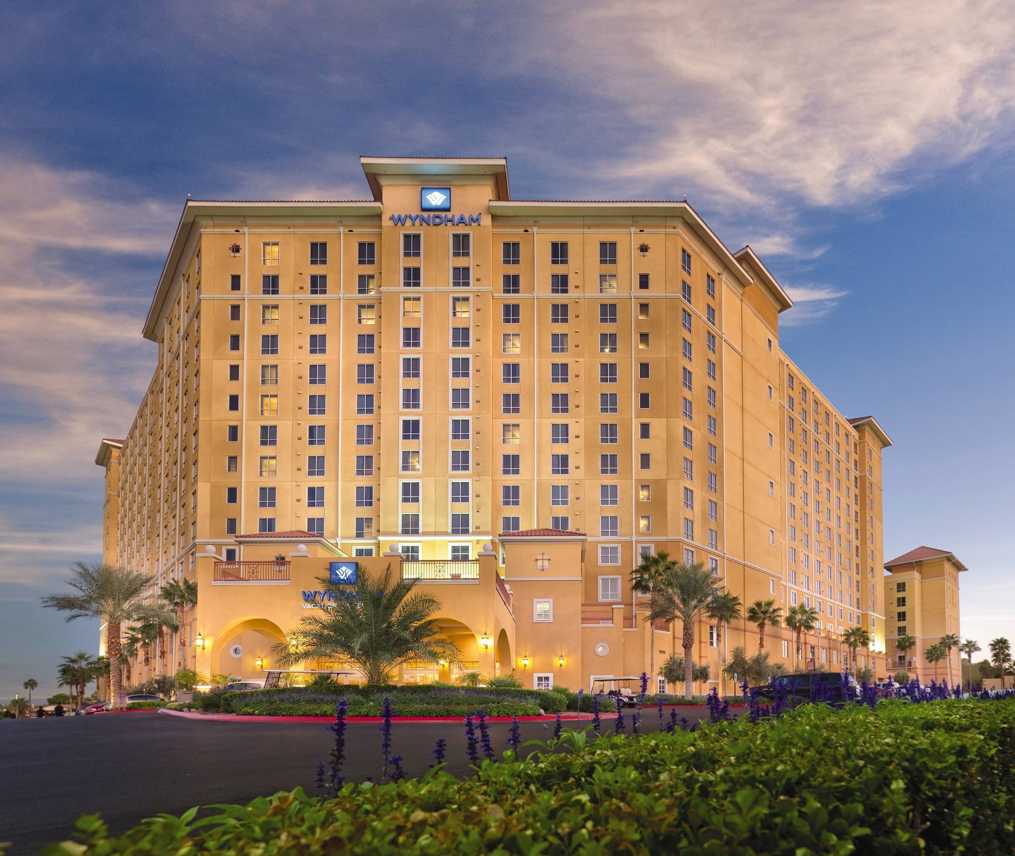 Club Wyndham Grand Desert Resort Exterior