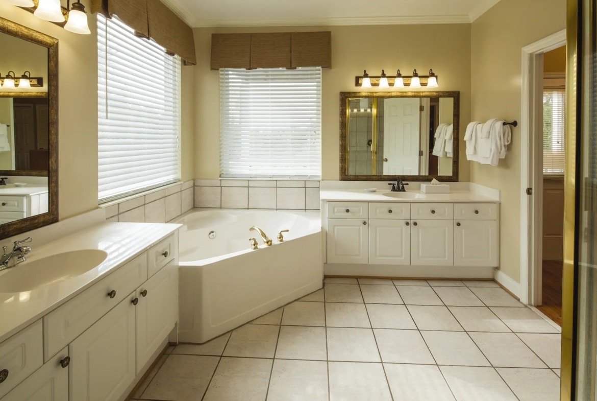 Club Wyndham Ocean Ridge Bathroom