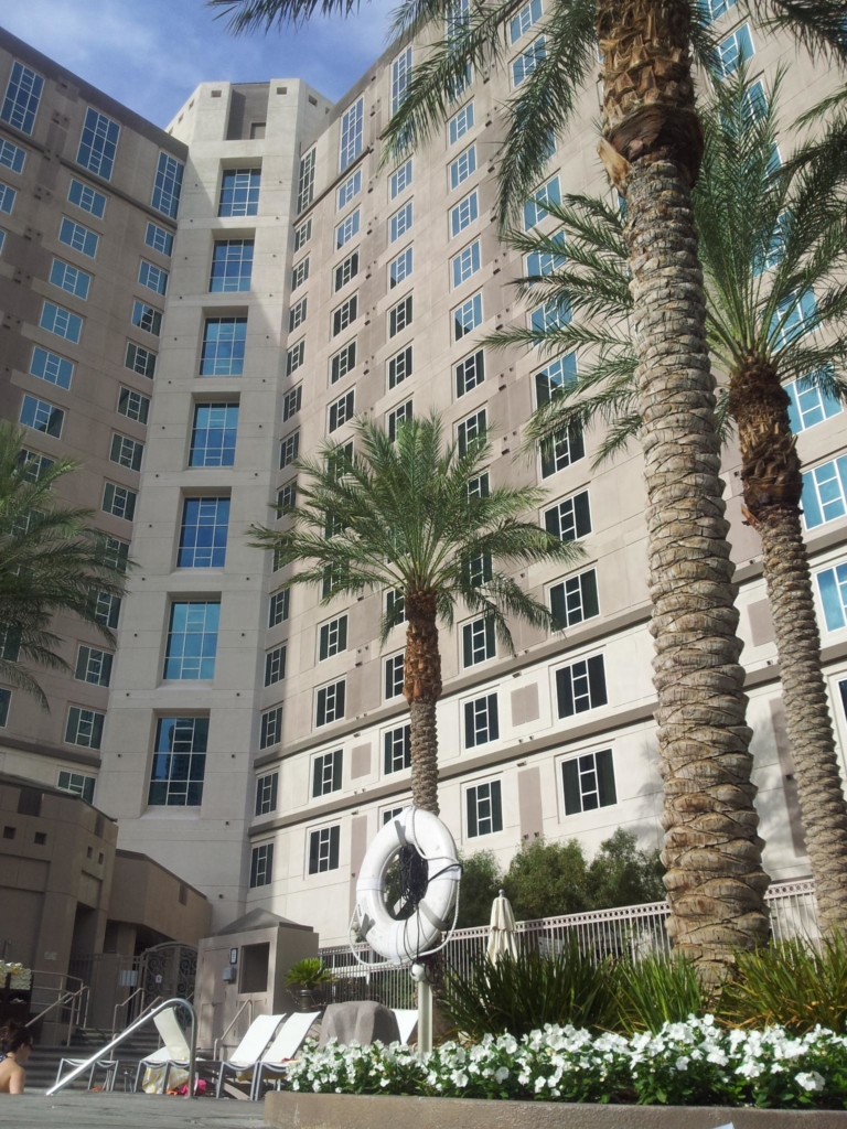 Hilton Grand Vacations On Paradise Exterior