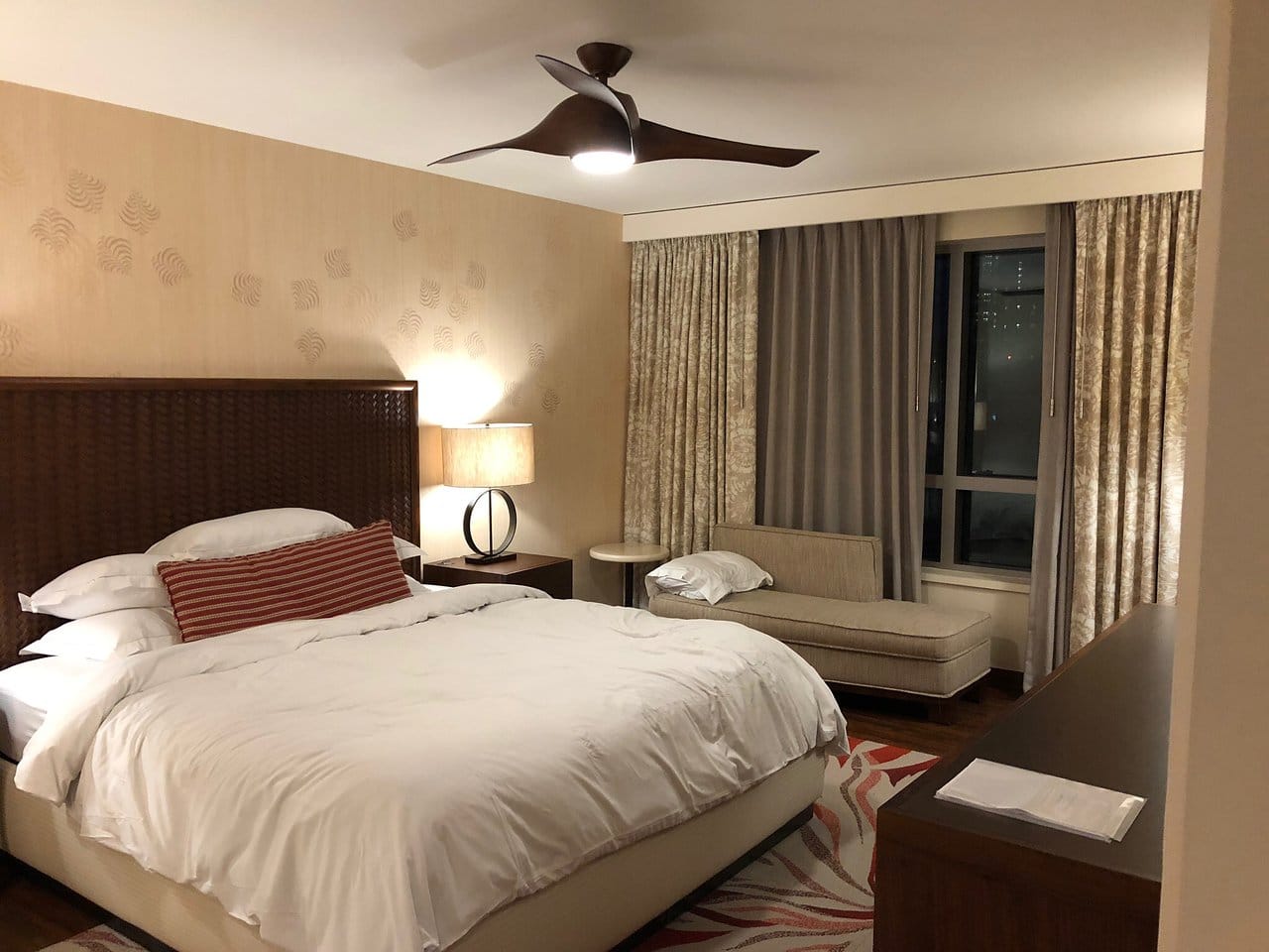 Hilton Grand Vacations at Hilton Hawaiian Village Single Bedroom