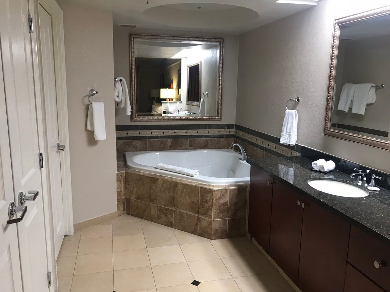 Hilton Grand Vacations at the Flamingo Bathroom