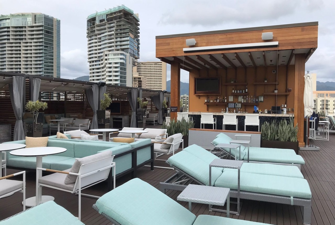 Hokulani Waikiki By Hilton Grand Vacations Rooftop Lounge
