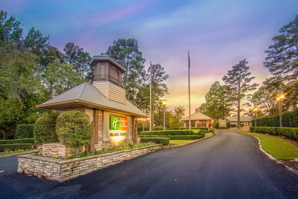 Holiday Inn Club Vacations Villages Resort Sign