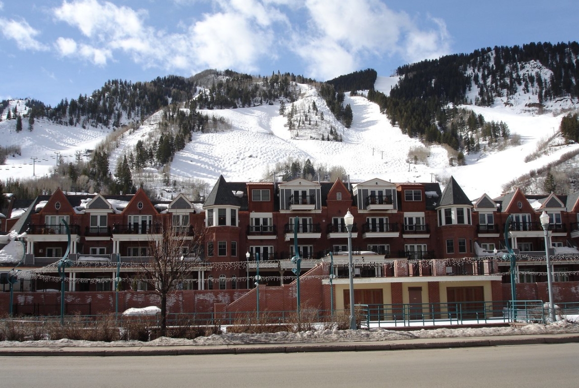 Hyatt Grand Aspen Exterior