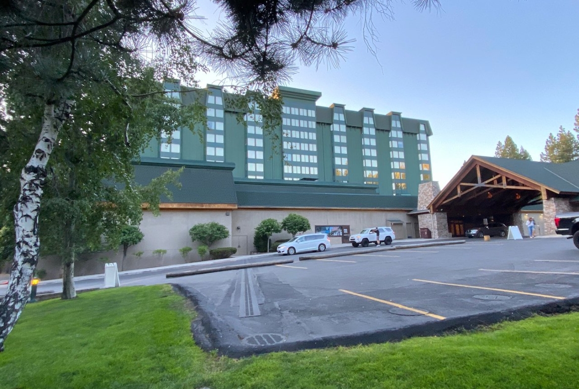 Hyatt Regency Lake Tahoe Resort And Casino Entrance