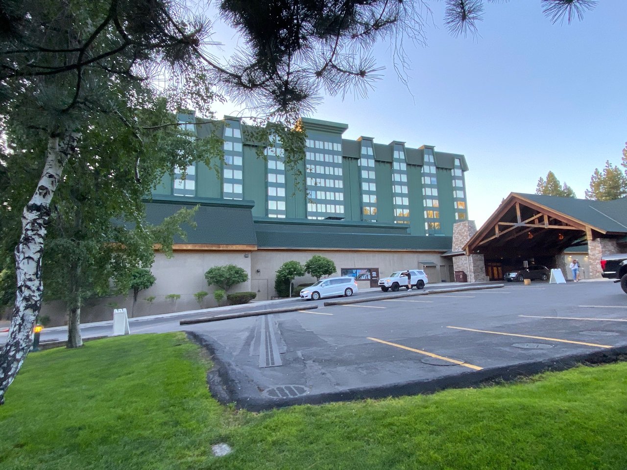 Hyatt Regency Lake Tahoe Resort And Casino Entrance