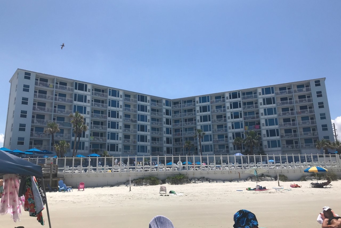 Islander Beach Resort Exterior