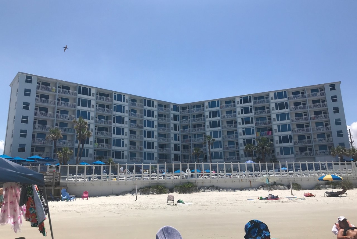 Islander Beach Resort Exterior