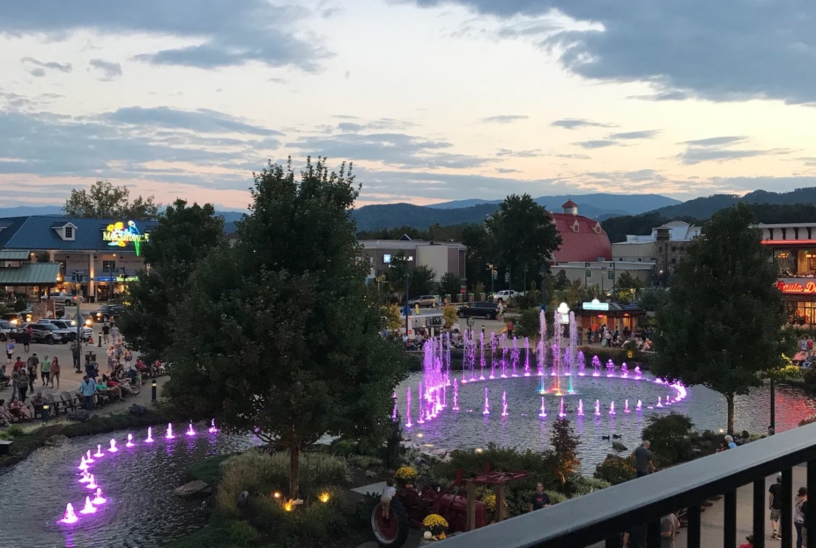 Margaritaville Island Hotel Pigeon Forge Outside Water Feature