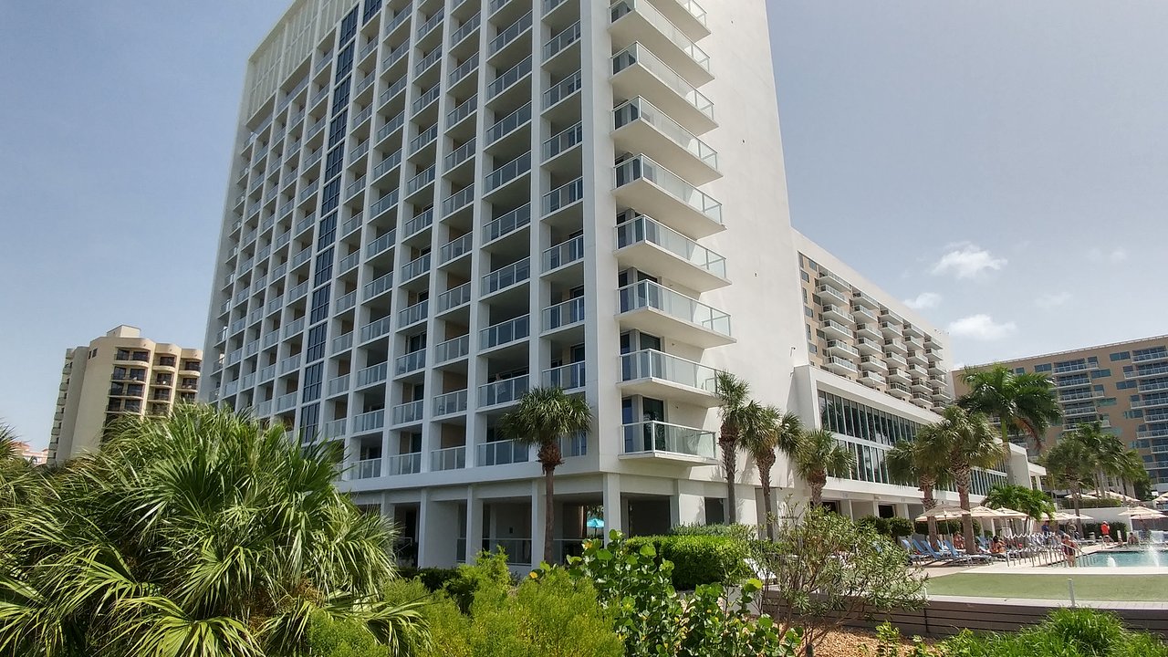 Marriott’s Crystal Shores On Marco Island Building