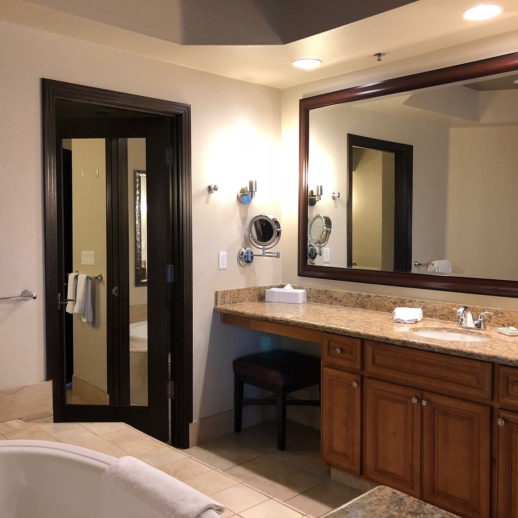 Marriott's Desert Springs Villas I Bathroom