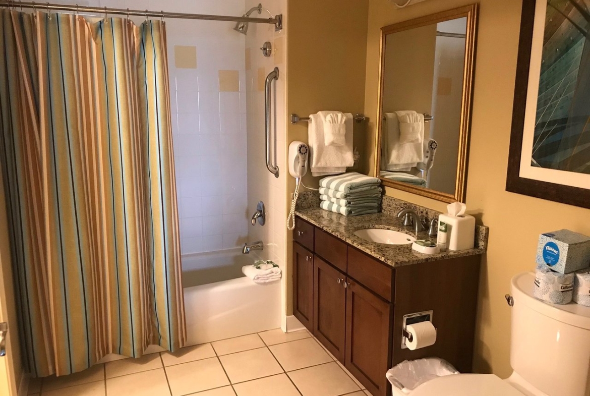 Marriott's Legends Edge at Bay Point Bathroom 2