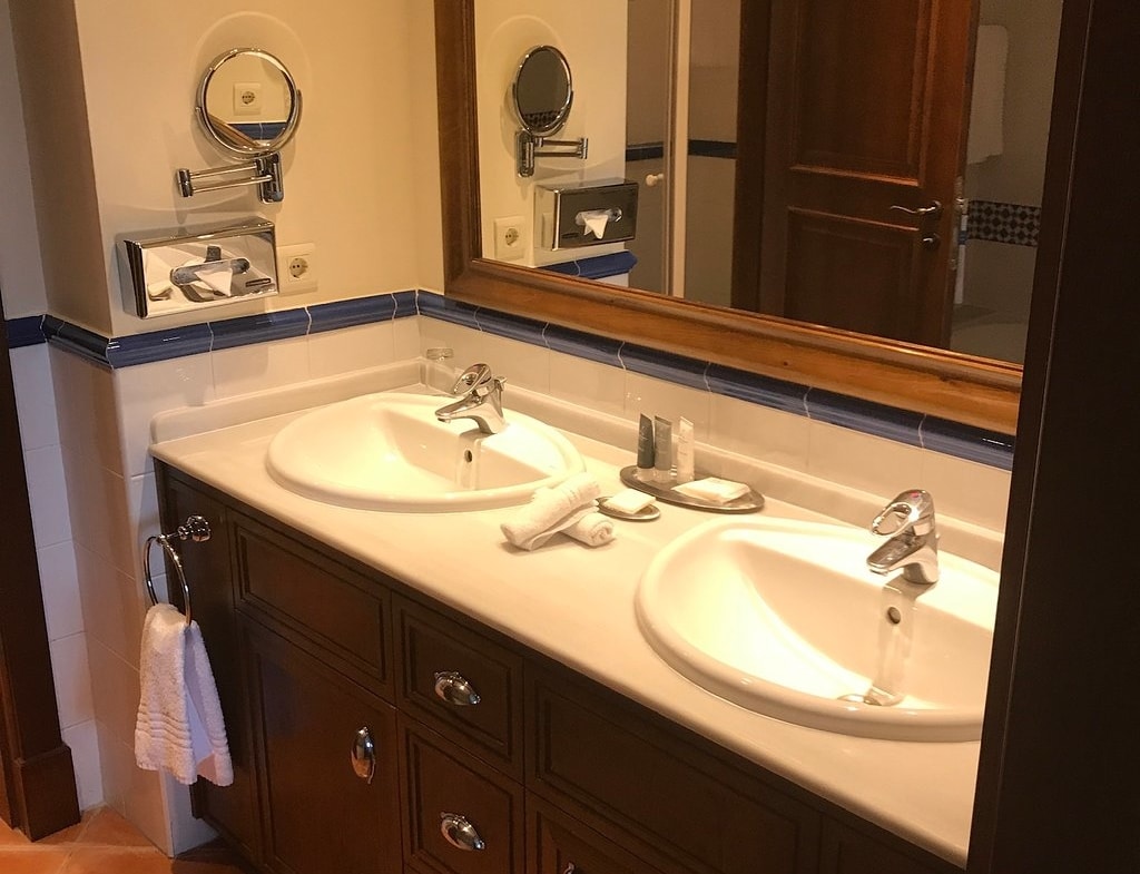 Marriott's Playa Andaluza Bathroom