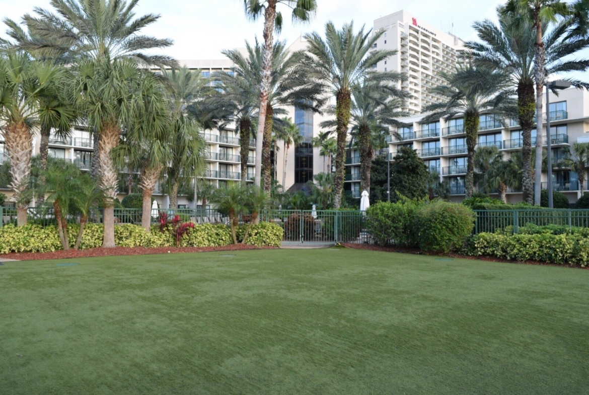 Marriott's Sabal Palms Dining Exterior