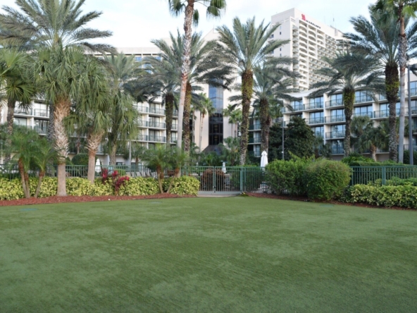 Marriott's Sabal Palms Dining Exterior