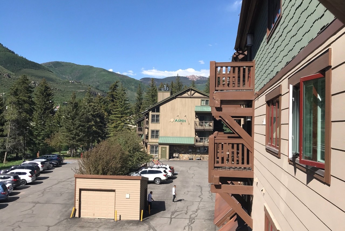 Marriott's StreamSide Evergreen at Vail Exterior