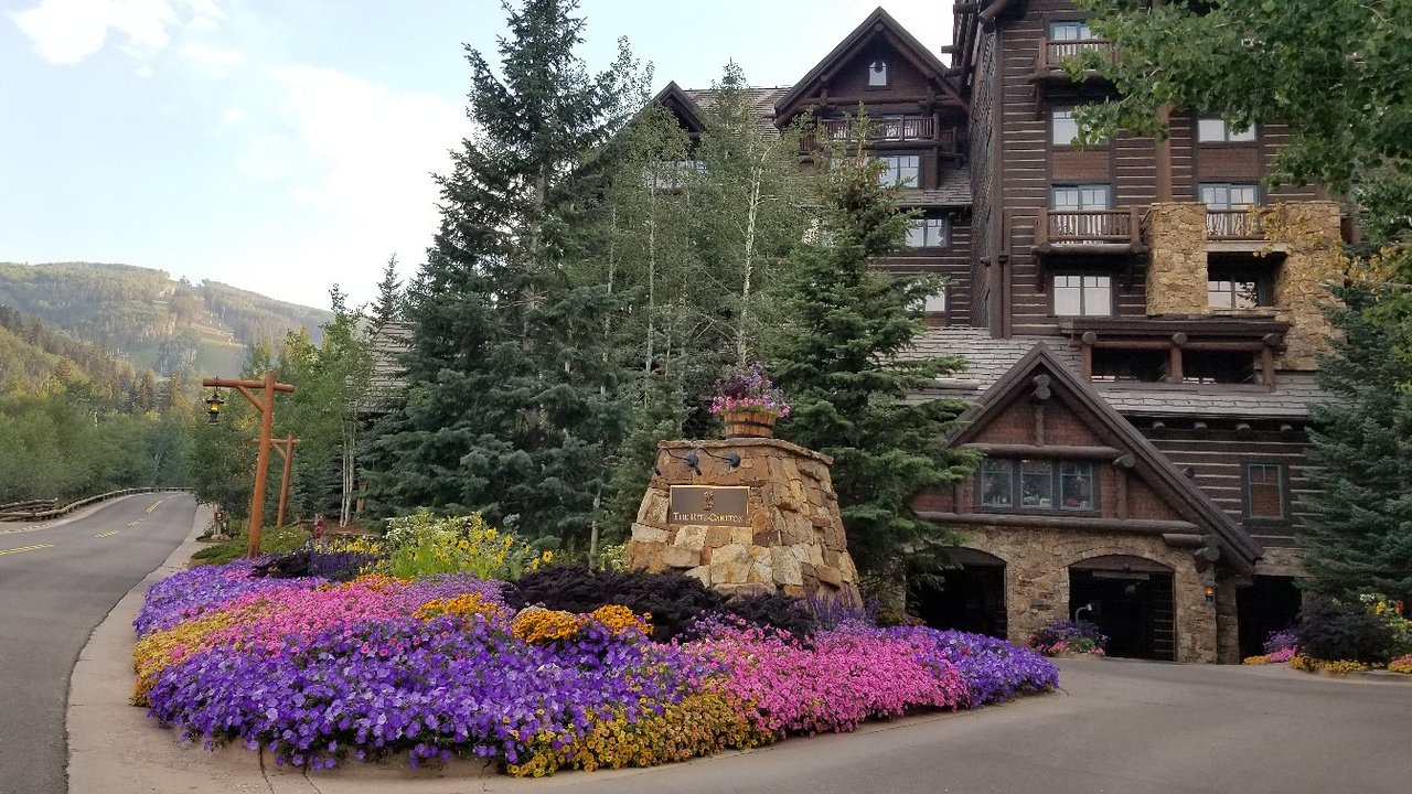 Ritz-Carlton Bachelor Gulch Entrance