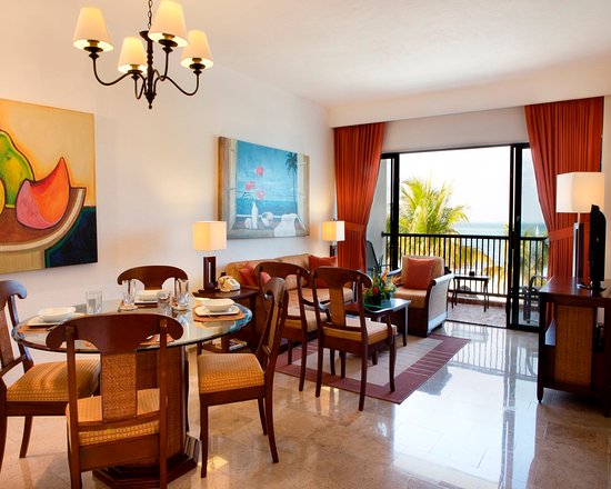 Royal Cancun living room with patio view