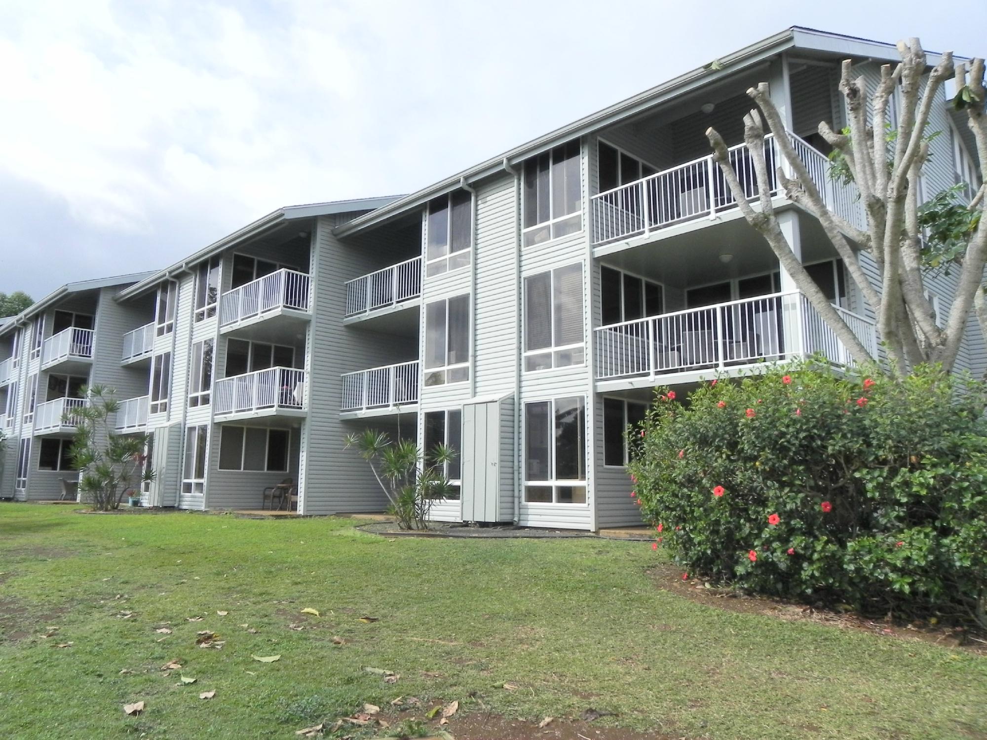 The Cliffs at Princeville Exterior