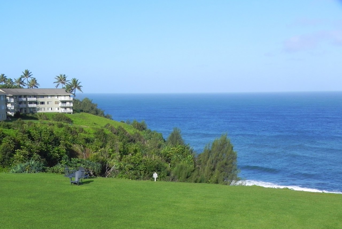 The Cliffs at Princeville Outside View
