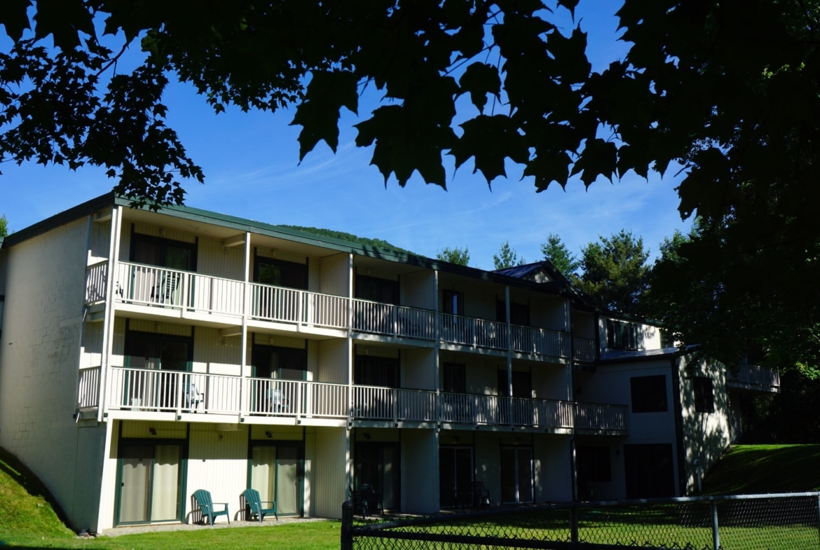 The Season Resort At Sugarbush Exterior Buildings