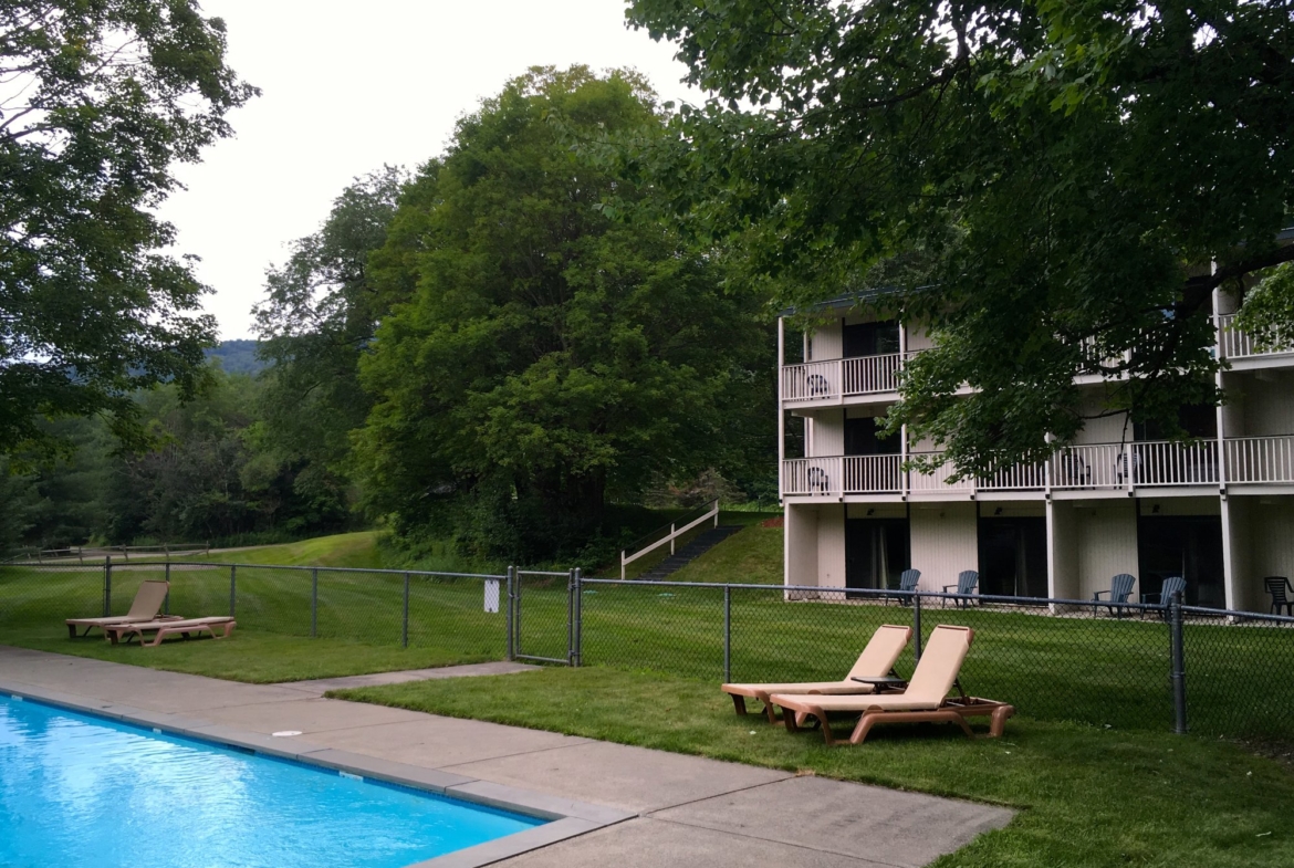 The Season Resort At Sugarbush Exterior Pool