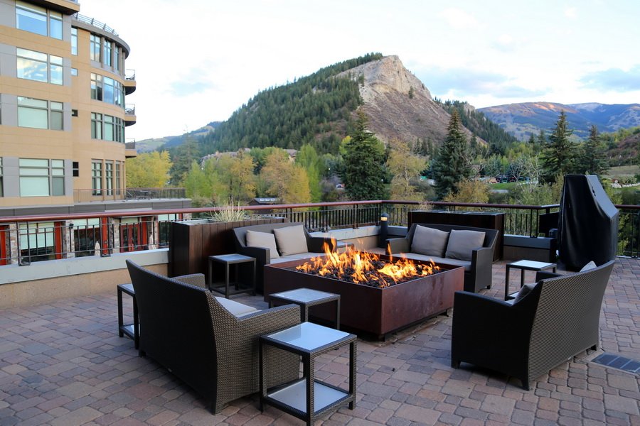 The Westin Riverfront Exterior Firepit