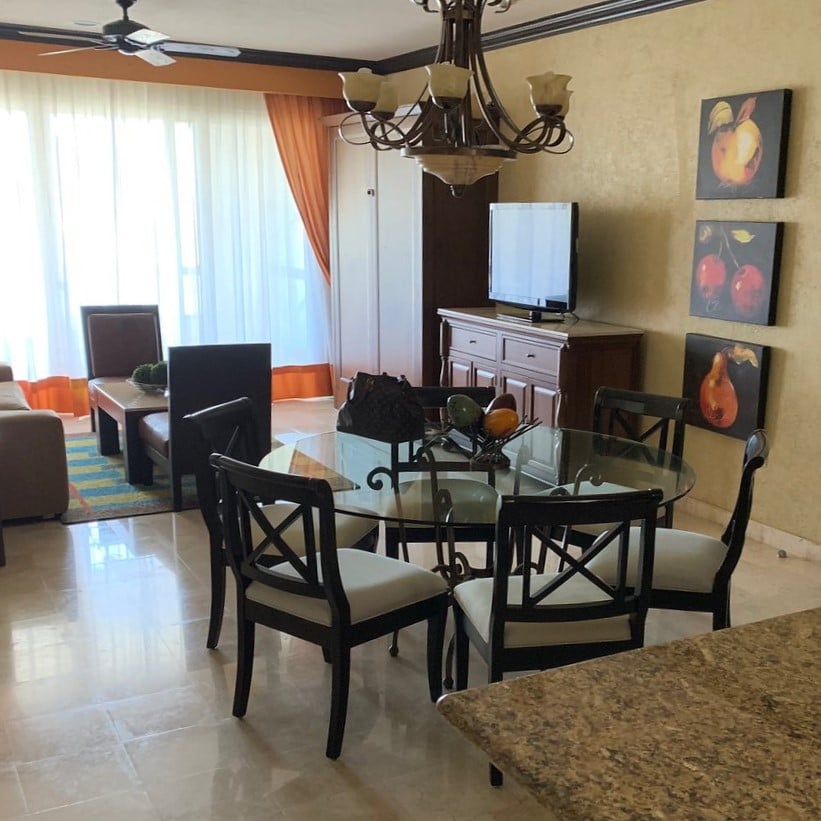 Villa Del Palmar Cancun Dining and LIving Room