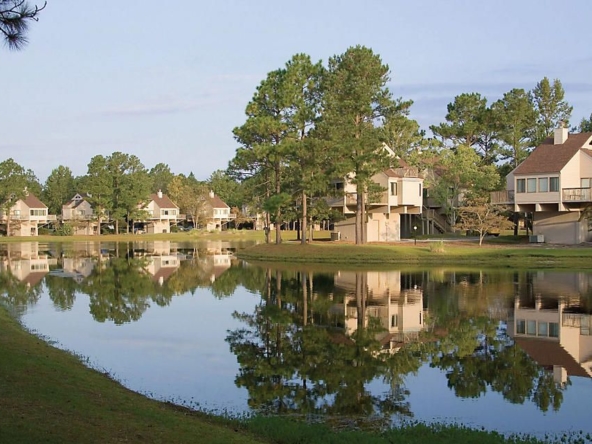 Waterwood Townhouses Exterior with Lake View