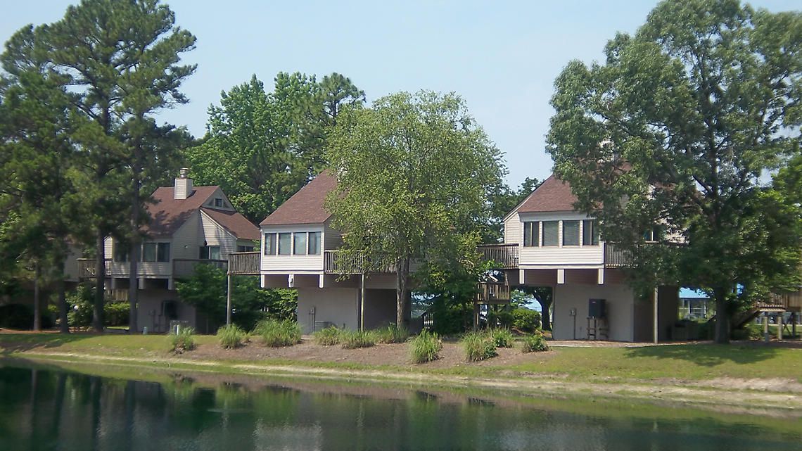 Waterwood Townhouses Exterior with Lake