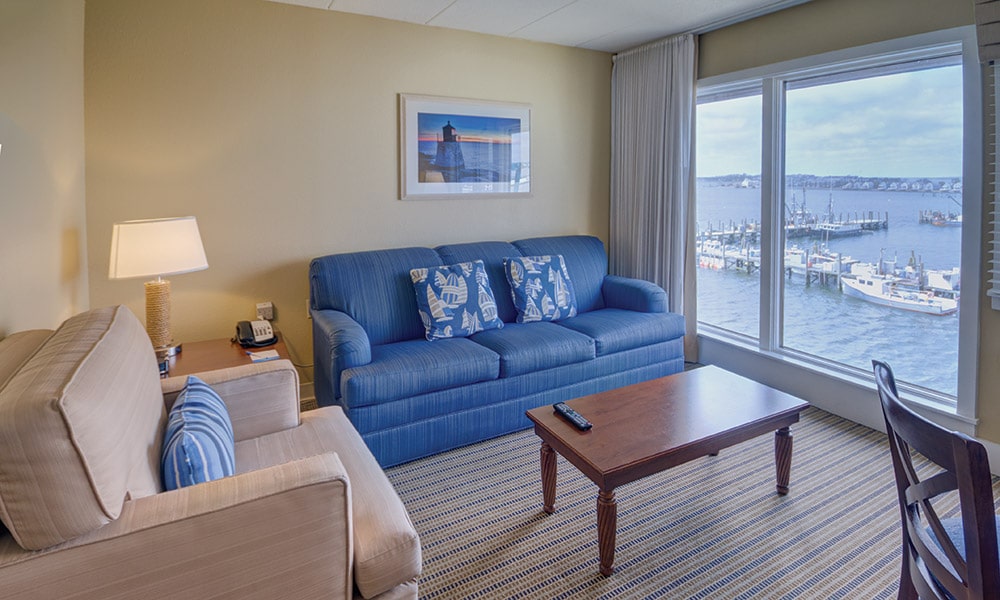 Wyndham Inn On Long Wharf 1 Bedroom Suite Living