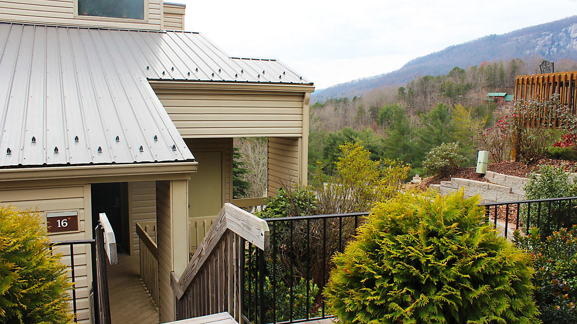 Foxrun Townhouses Exterior