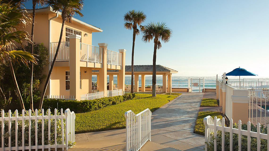 Gulfstream Manor Exterior Entrance