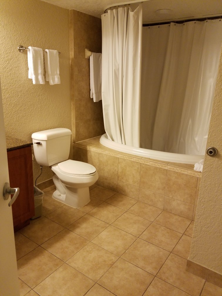 Alhambra Villas At Poinciana Bathroom