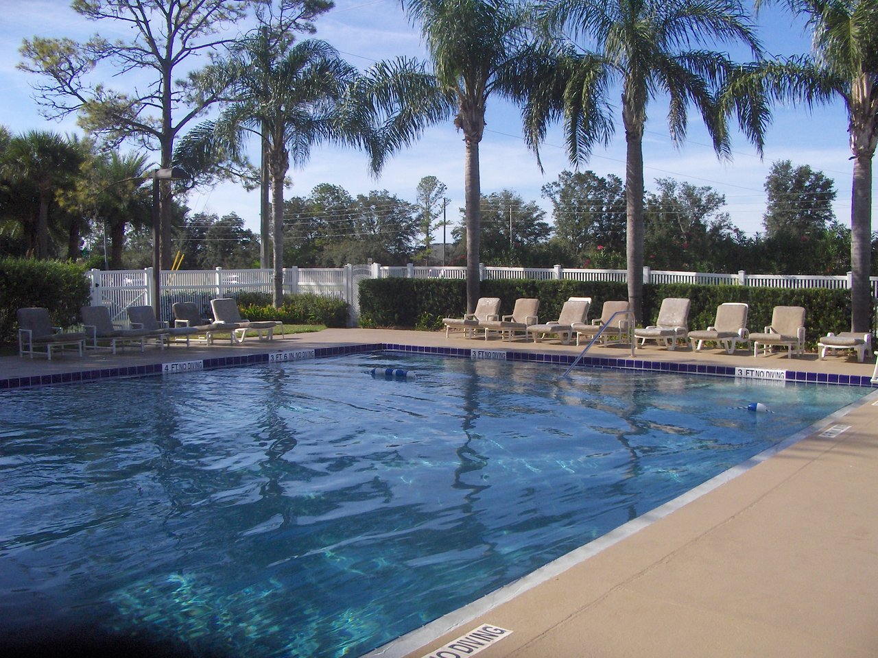 Alhambra Villas At Poinciana Pool