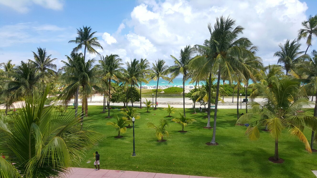 Crescent Resort And Spa On South Beach Balcony