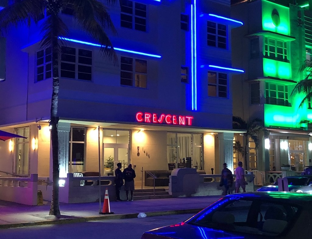 Crescent Resort And Spa On South Beach Exterior Night